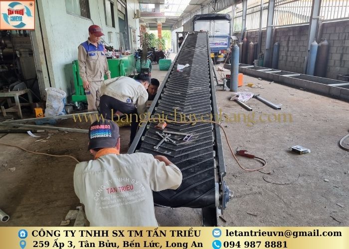 Băng Tải Cao Su Nâng Hạ