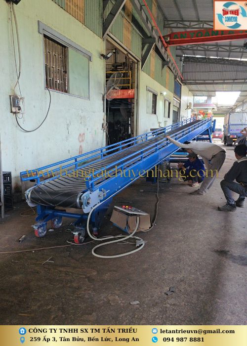 Băng tải cao su nâng hạ 