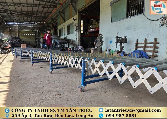 Băng tải con lăn xếp 