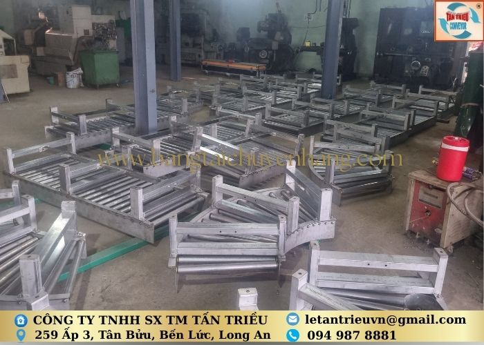 Hệ thống băng tải con lăn inox