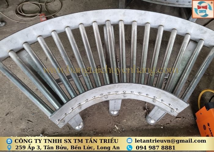 Hệ thống băng tải con lăn inox