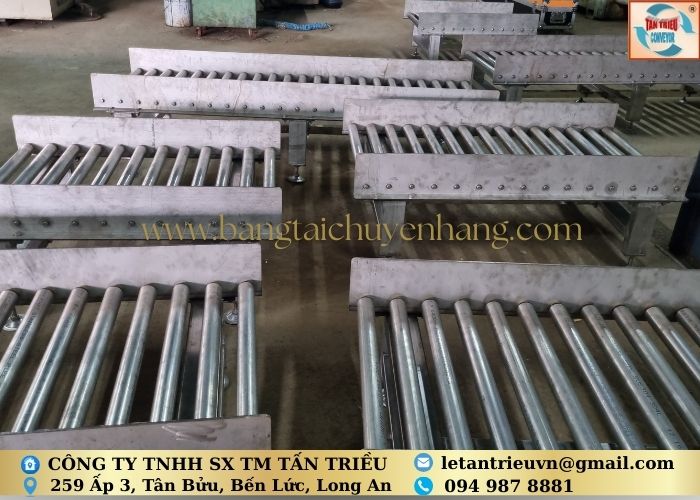 Hệ thống băng tải con lăn inox