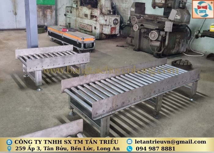 Hệ thống băng tải con lăn inox
