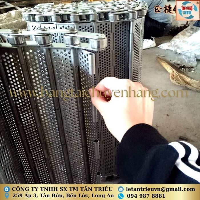 Lưới băng tải dạng xích bản lề