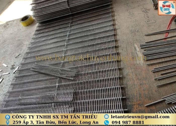 Lưới Băng Tải Dạng Mắt Cáo Thép Mạ Kẽm