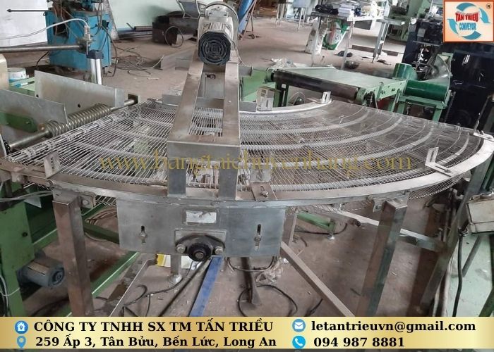 Băng tải lưới inox cong&nbsp;