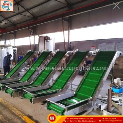 Băng tải pvc có tai bèo Inox