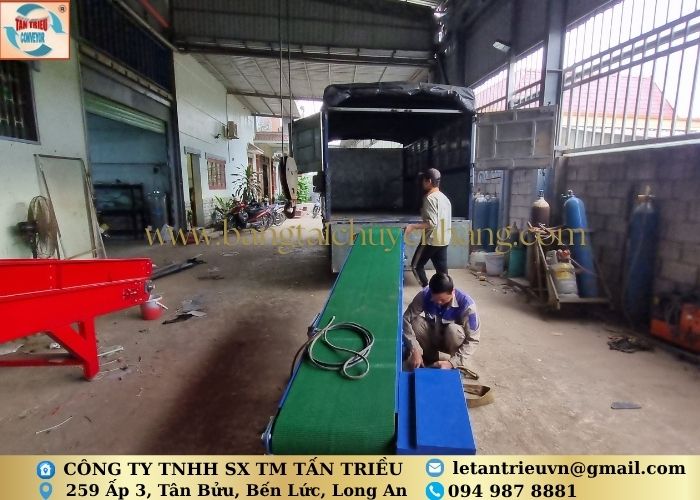 Băng Tải PVC Nâng Hạ