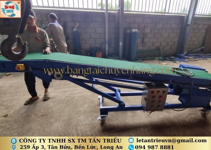 Băng Tải PVC Nâng Hạ