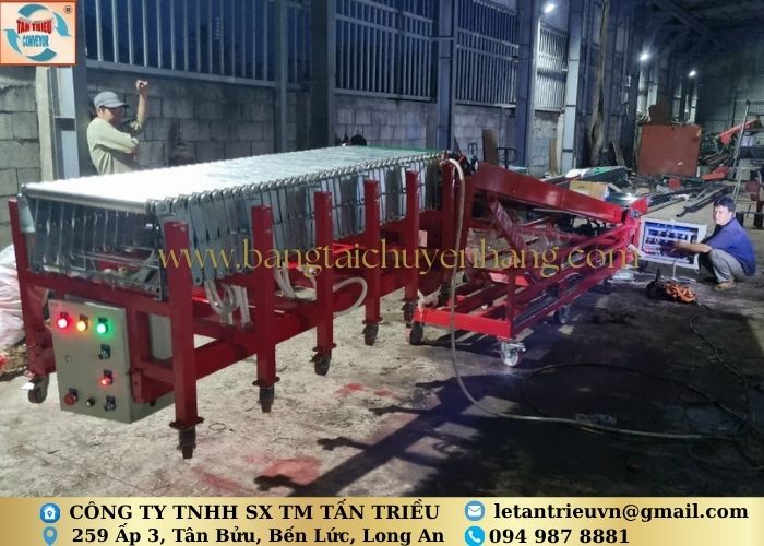 Băng tải PVC nâng hạ di động