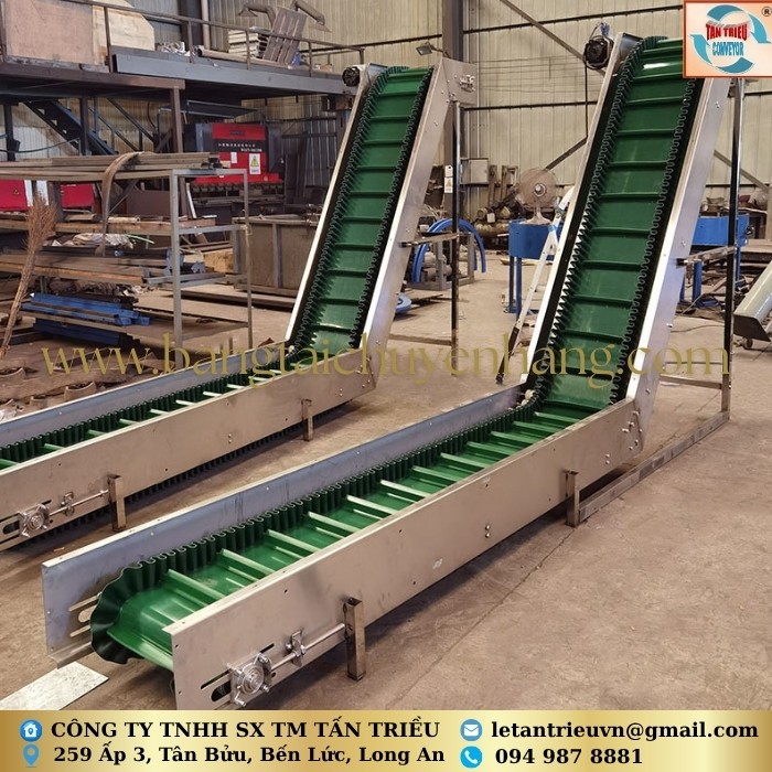 Băng Tải PVC Nghiêng