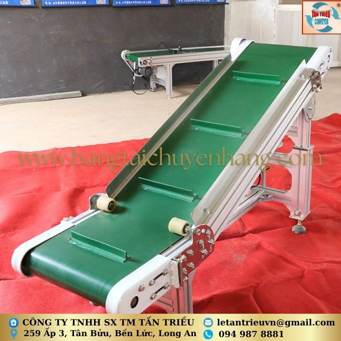 Băng tải nghiêng khung nhôm