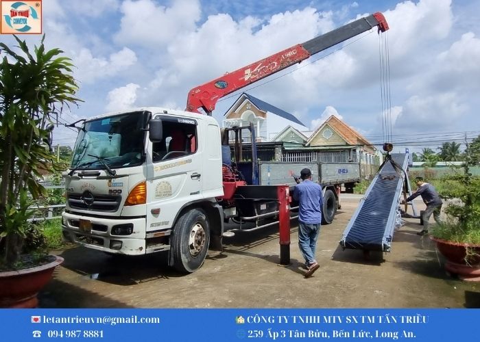 Băng Tải Nâng Hạ
