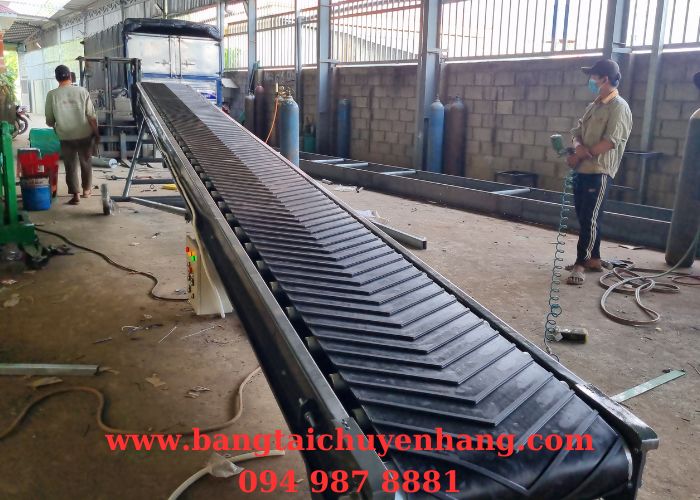 Băng Tải Cao Su Nâng Hạ 07