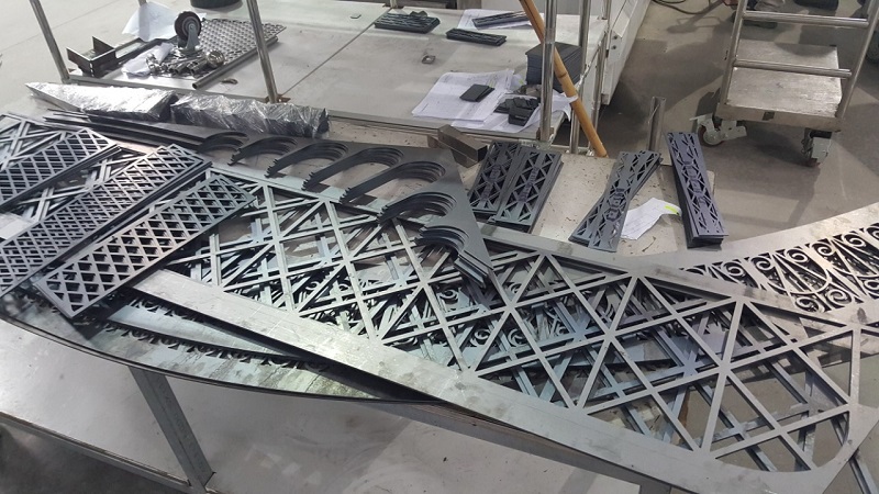 Căt Sắt CNC, Laser